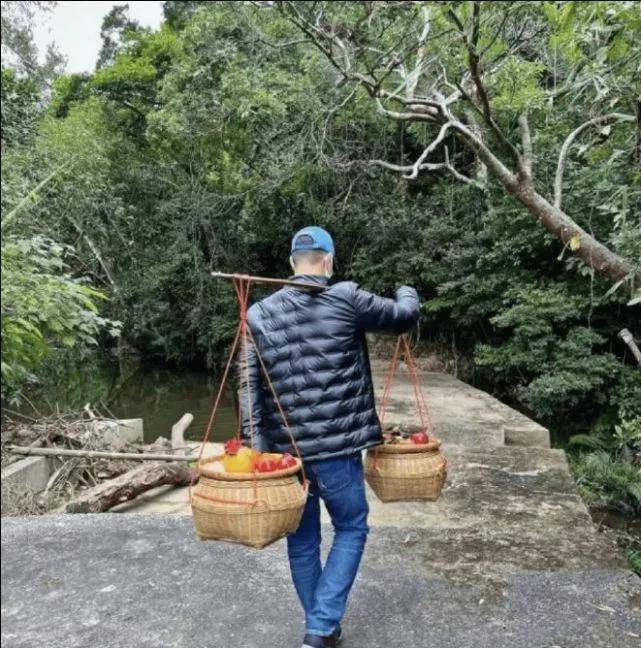 胡杏儿 ?胡杏儿回村过年好朴实，一点也没有明星包袱