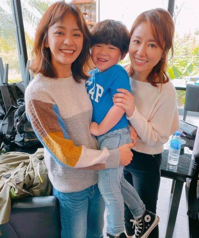 怀孕肚子一边大一边小怎么办 cc514dd770024151a5c899ef51673996.jpeg