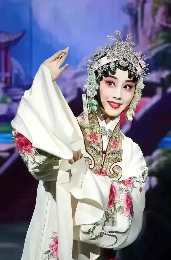 小人|王梦婷生女是谁的？郭德纲书法“大年初五，捏小人的嘴”写错了吗