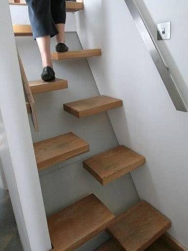 梯子的使用安全 ebc7525be60e466285e4f5ed528d6825.jpeg