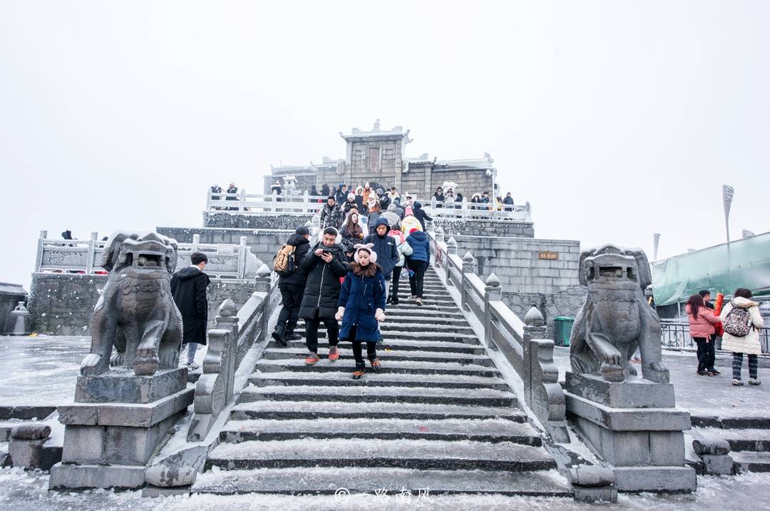 封寺|湖南衡山一下雪就美得像仙境，广东人乘坐高铁去看雪很方便