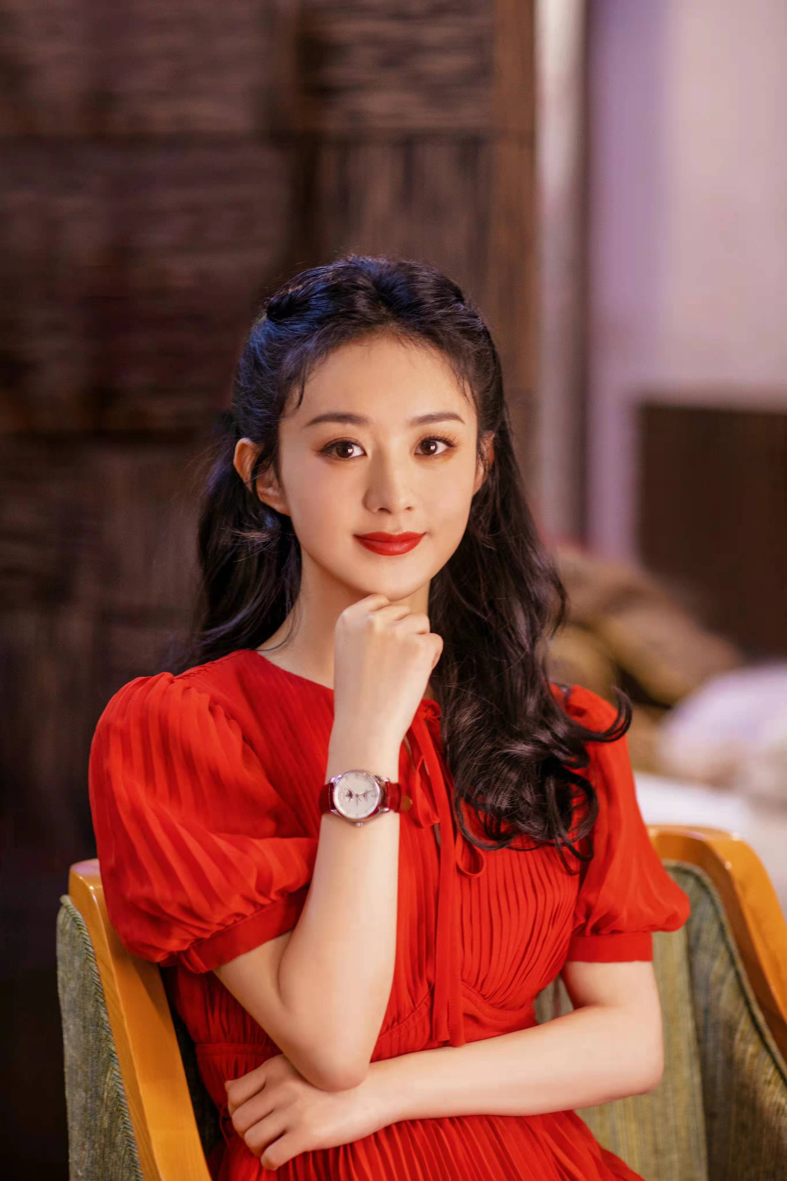 图片想要拥有赵丽颖的满满少女感，你需要做这件事情
