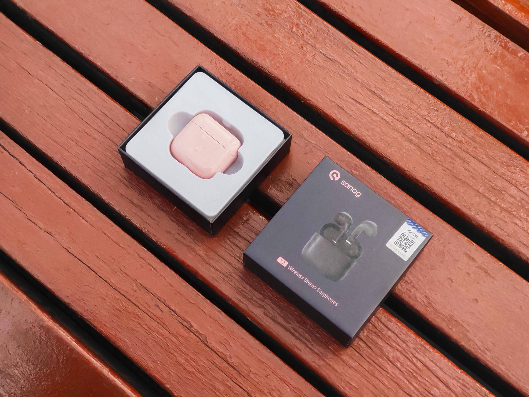 T2粉色无线耳机,黑色忍者极具童趣,哪怕休假在家也必不离身