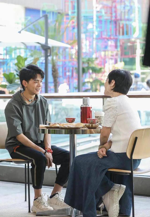 丁真成立公司,持股比例100 ,但所属行业疑违背旅游大使的初心