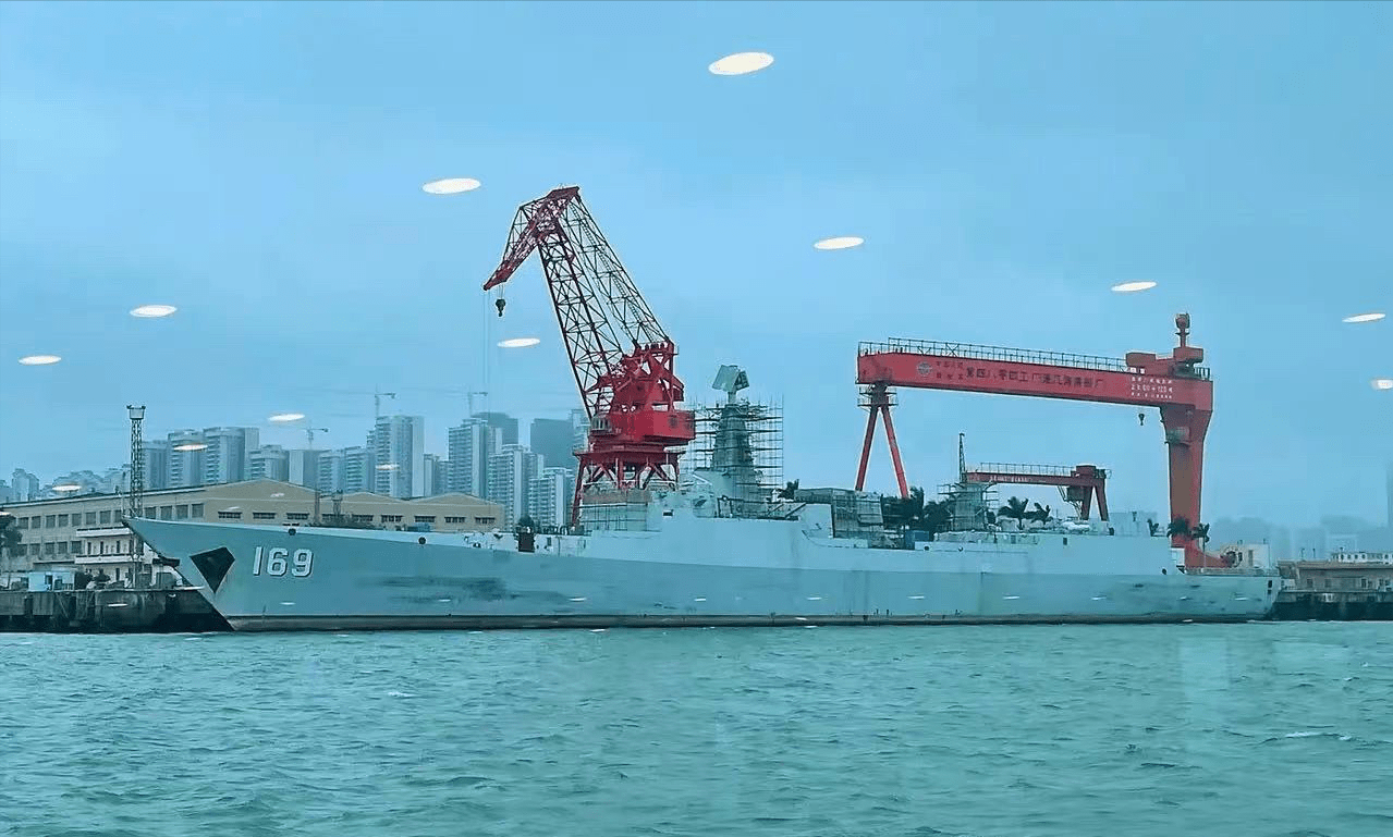 原创小步快跑时代产物052b武汉舰改造出炉未来摇身一变远洋护卫舰