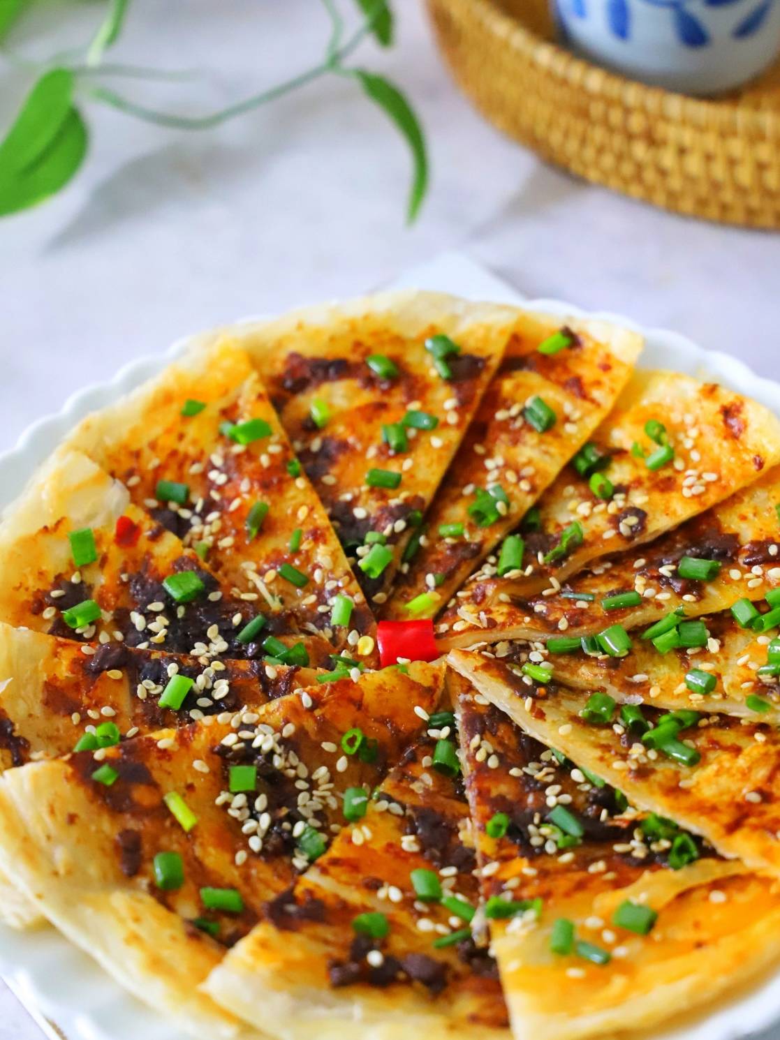 做法|酱香饼的快手做法，不用揉面，10分钟解决全家早餐，酥脆好吃