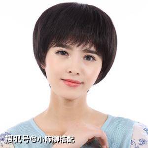 发型45岁以上的女人，别再留羊毛卷黑长直，这3种发型减龄好打理