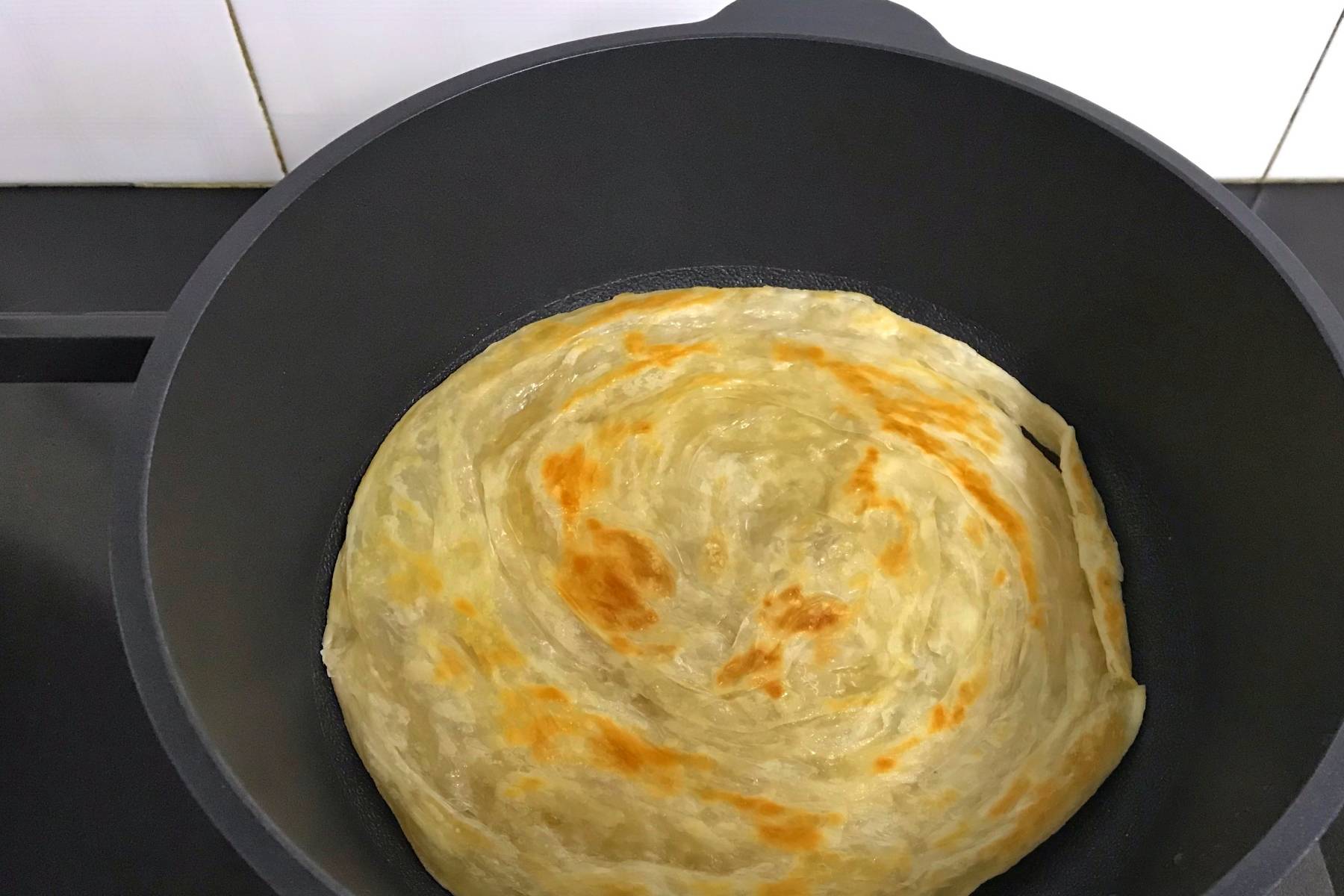 做法|酱香饼的快手做法，不用揉面，10分钟解决全家早餐，酥脆好吃