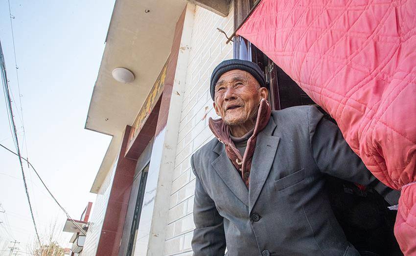 大清村走出一位开国少将叫靳来川.