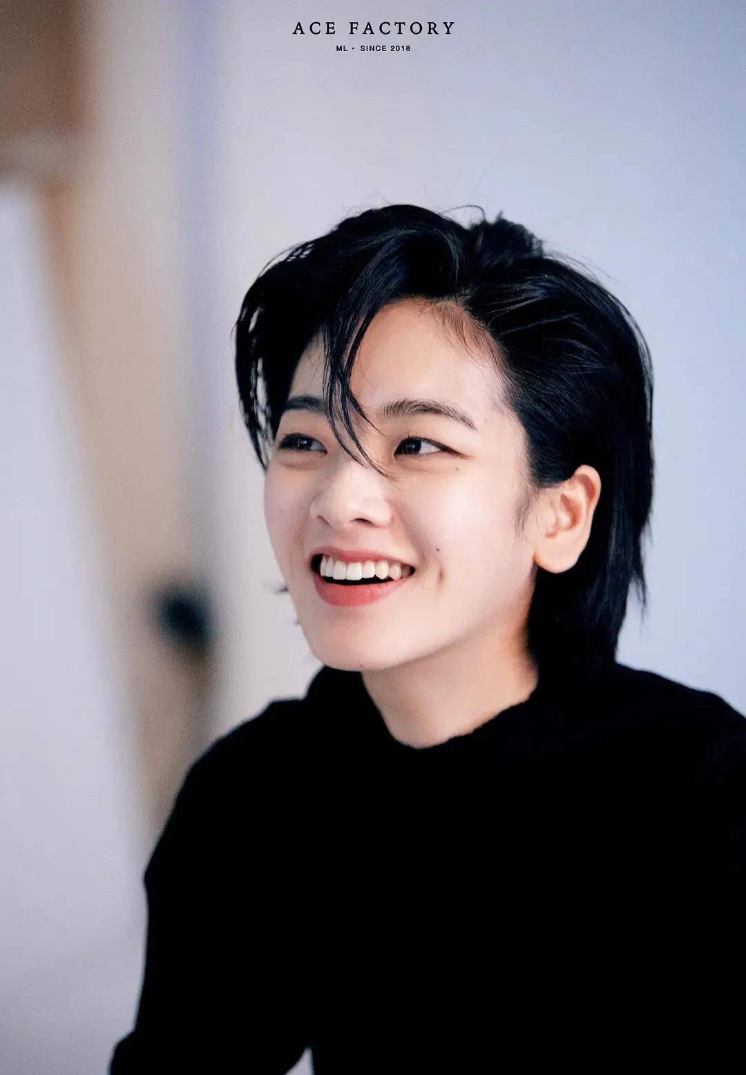 韩系她留短发，帅的可以让男生靠边站