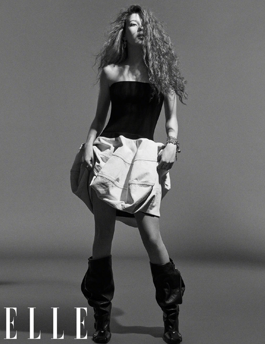 黑色 谷爱凌时尚表现力超强，晒自拍照还霸气配文，气质出众超有灵气