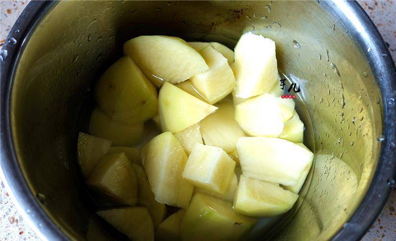 肥肠配什么烧最好吃 a068b5f0da12483c8b8837384af85ead.jpeg