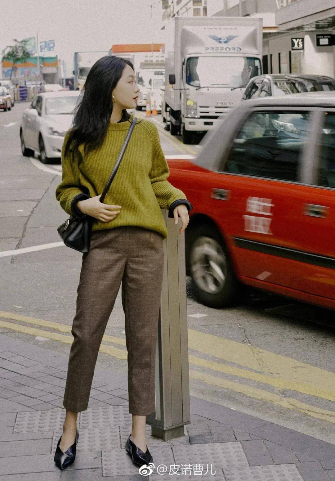 整体 春日穿搭王炸组合：针织衫+高腰裤=气质绝绝子