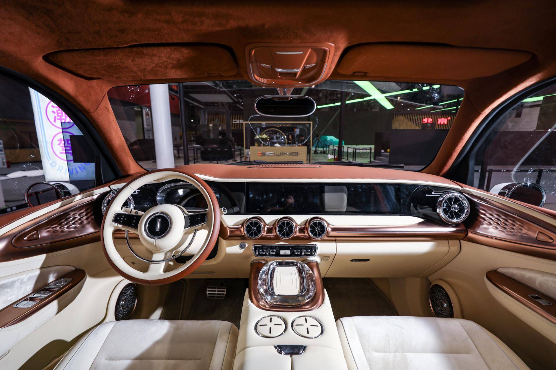 长城汽车全新车型来袭,外观复古,内饰前卫,车钥匙用绿松石点缀_搜狐