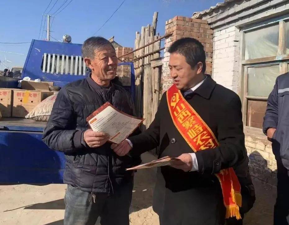 初净增9355万元，实体贷款投放较年初净增2017万元。（繁峙农商行 王瑞青）静乐农商行在静乐县初三