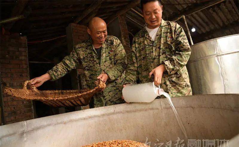 内江|内江“神奇”!民间土酿高粱酒,每年外卖三万斤——