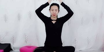 头皮白头发多，失眠的人，坚持一套护发操，睡得好，头发乌黑浓密