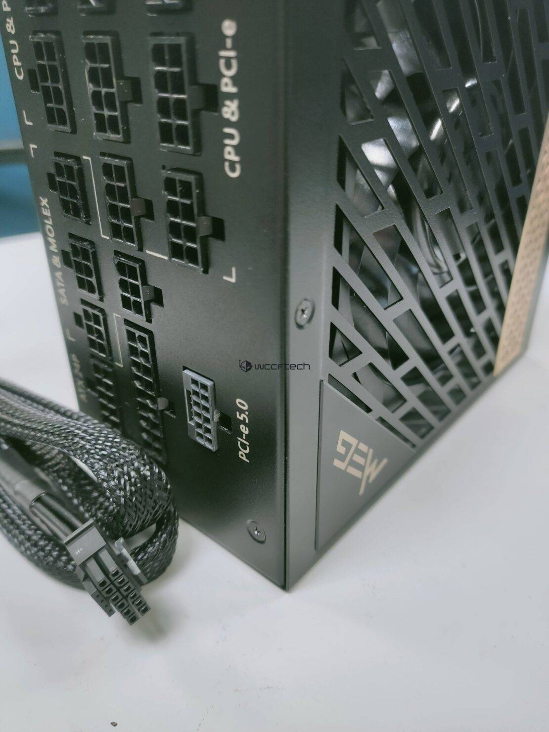 接口|最高供电600W PCIe 5.0显卡/电源接口高清图像曝光