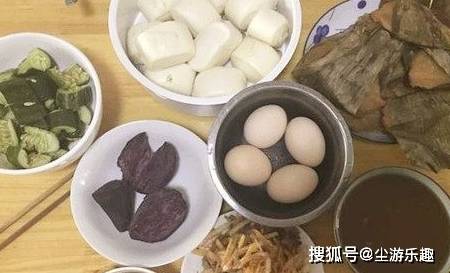 小孩|70岁婆婆做的早餐，直接把人看饿，难怪邻居小孩每天早上来串门