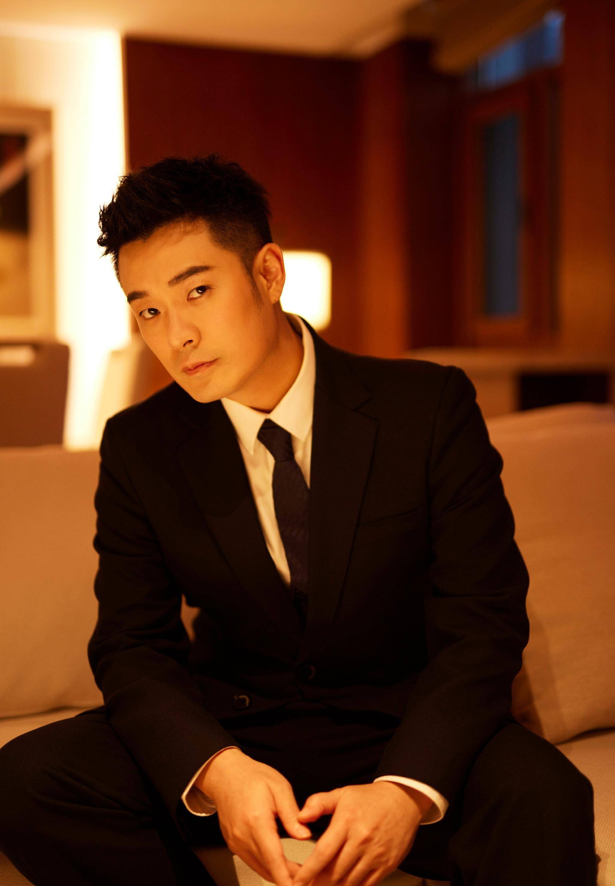 《假日暖洋洋》倪大红陈赫爆笑来袭,演绎东北父母,爆笑全场_程家_人物