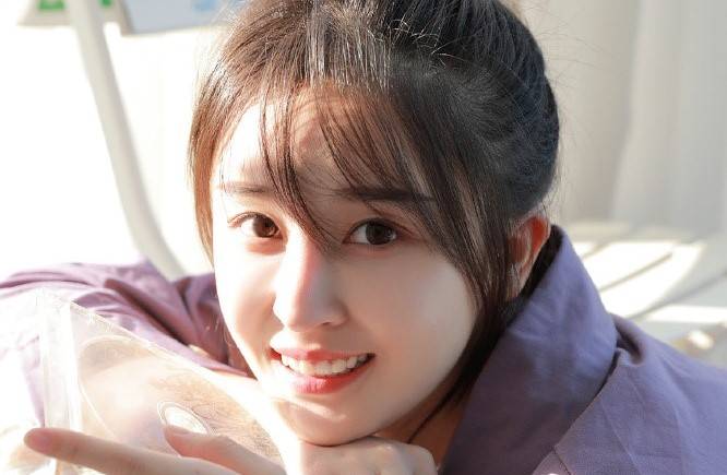 啥也不会的小女孩 7e4755ea687f4d70894f089a3bf4827f.jpeg