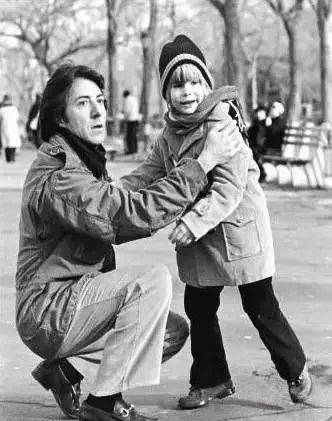 鞋子 靴子不吃香了，今年早春更火的是“浪子鞋”，配裙子裤子都挺好看