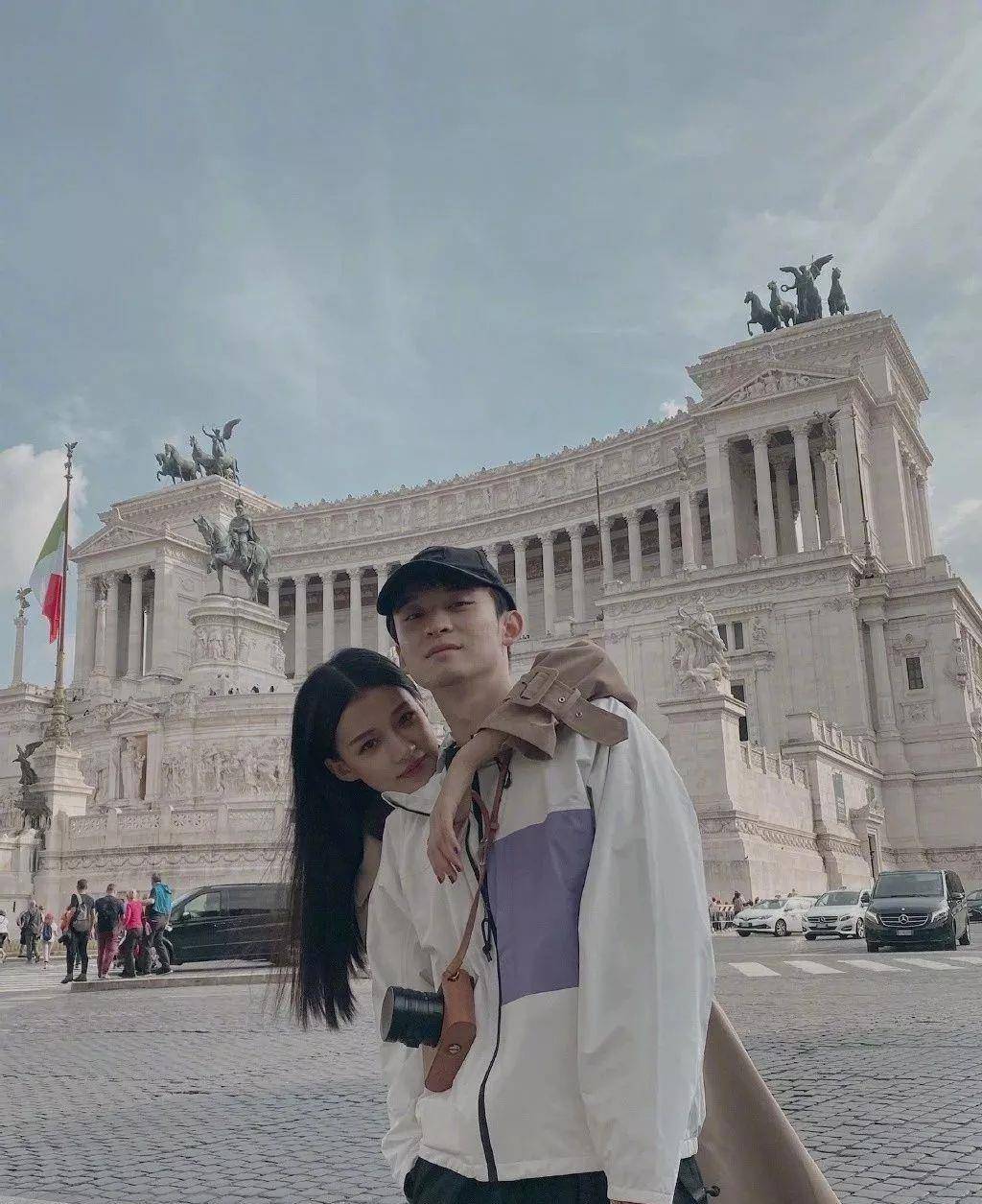 辣妈 孙怡晒两岁女儿也是“长腿精”?但我更关心这位辣妈的状态