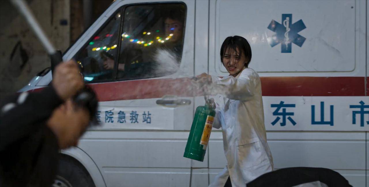 马雯|《破冰行动》剧情频现漏洞，即使导演辩解，其观点也站不住脚