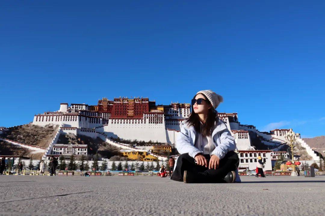 西藏旅行，拉萨遇到一位香港姐姐，60多岁仍独自环游世界