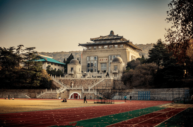 湖北省专科排行榜_新出炉!2021湖北高校排行:华师大高居第5,华科大逆袭登榜