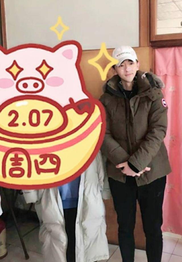 黄明昊_集市_小帽子