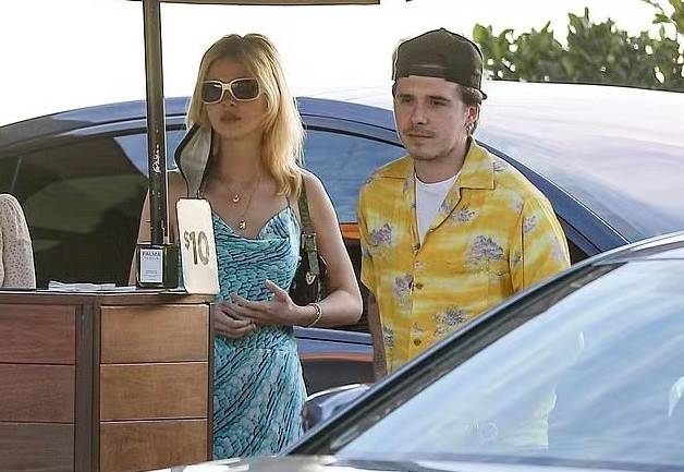 未婚妻 大布与未婚妻在情人节甜蜜约会！妮可拉穿水蓝色好美，A4腰超吸睛