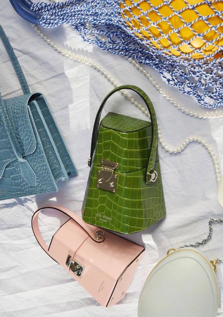 大嫂 下周穿什么 | 大嫂实力演绎，露腿的冬季穿搭都是耍流氓