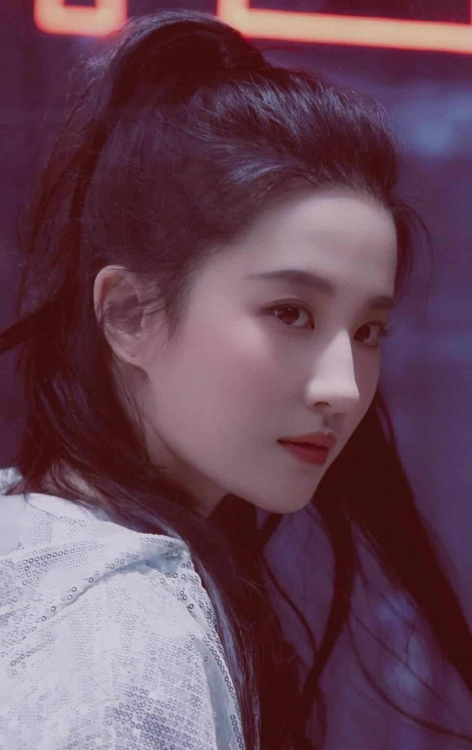 bug 阿娇的腿,杨幂的鼻子,刘亦菲的肩膀,说说女星的长相短板