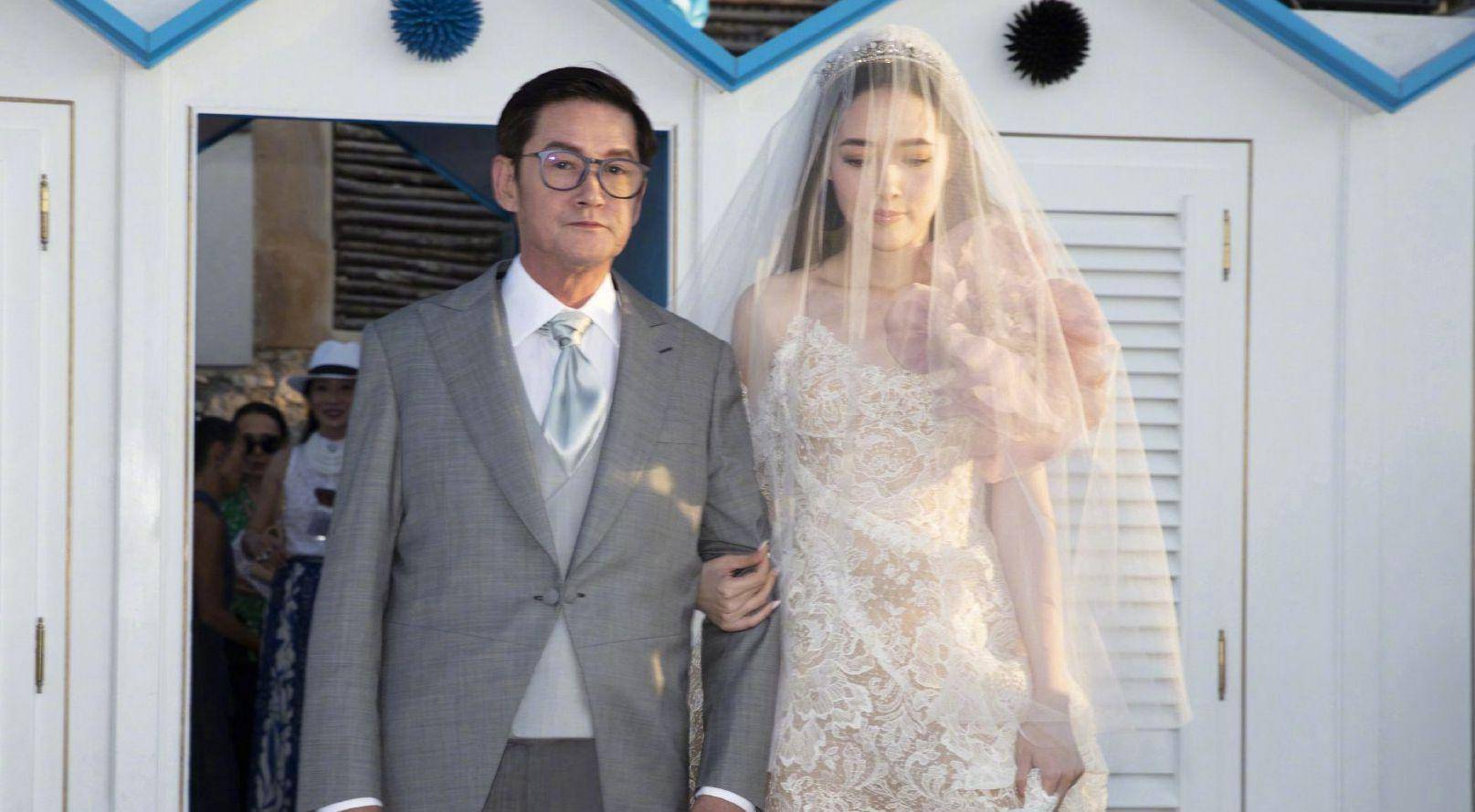 郭碧婷|向佐郭碧婷结婚前三名送祝福的人来头不小，向佐对郭碧婷改称呼