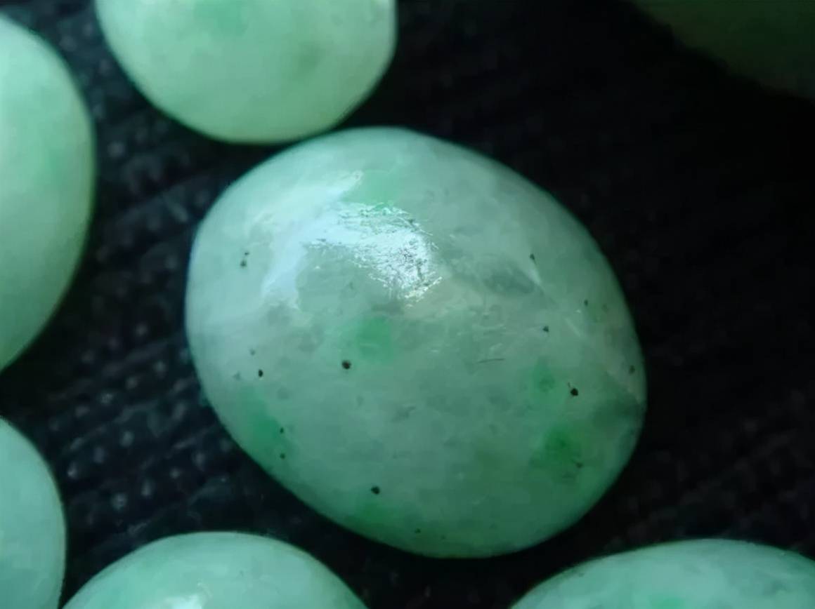 这几种带"翠"的玉石和翡翠一点关系都没有!_颜色_密玉_乌兰