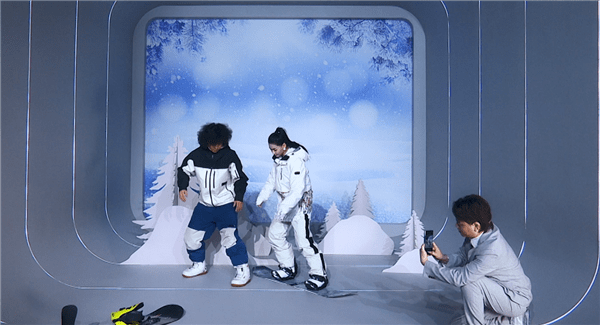 上市|荣耀60 SE新品上市直播 丁笑滢与张嘉豪直播间精彩互动助力新品