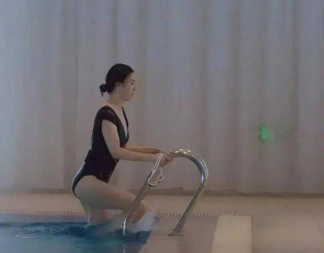 功效《盛装》宋佳袁咏仪同台飙戏！40+女演员也敢素颜出镜靠的是什么？
