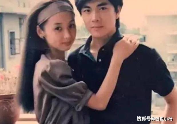 产后护理妈妈颜值“碾压”全家是什么体验？父母老照片走红，太美了