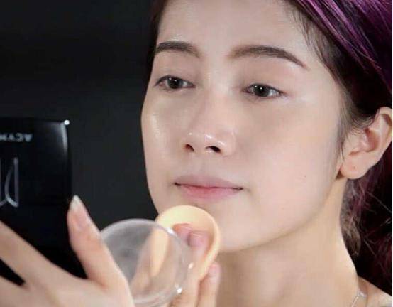 漂亮建议女生，不管多忙最好化“淡妆”，教你简单“4步”易学又漂亮