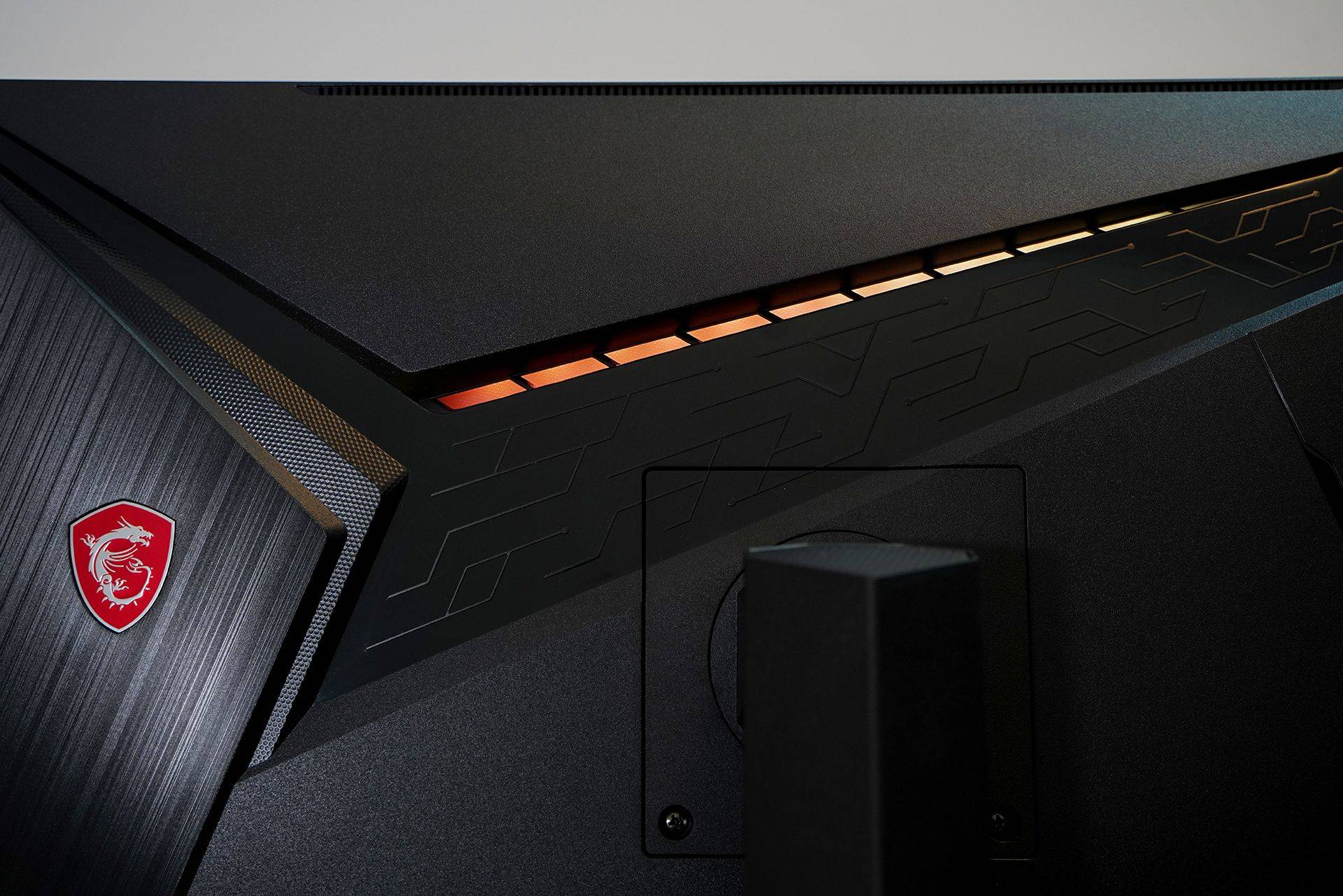 妥妥的游戏外挂 微星MAG274QRF-QD电竞显示器开箱体验