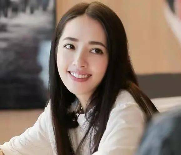 因为当淡颜女神遇上浓颜美人,谁更美?7组女星对比强烈