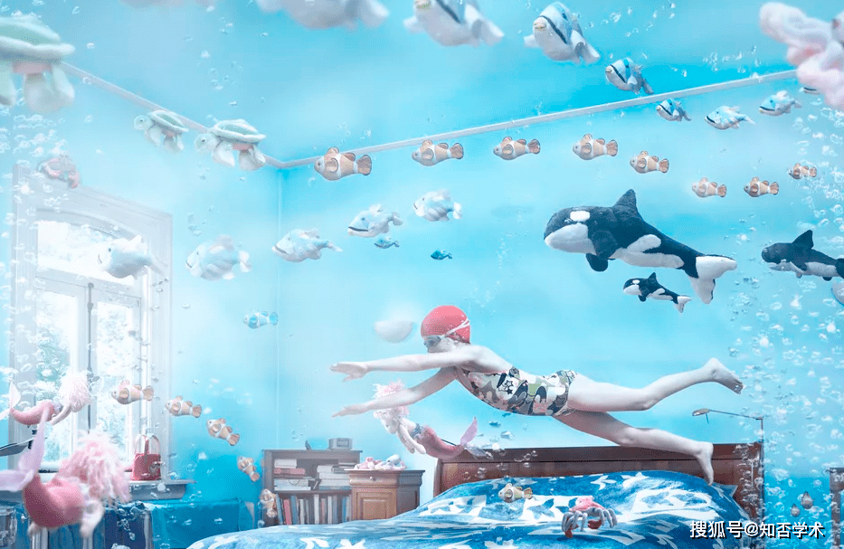 梦境奇遇，梦到厕所里捞活鱼——解密潜意识的深层寓意