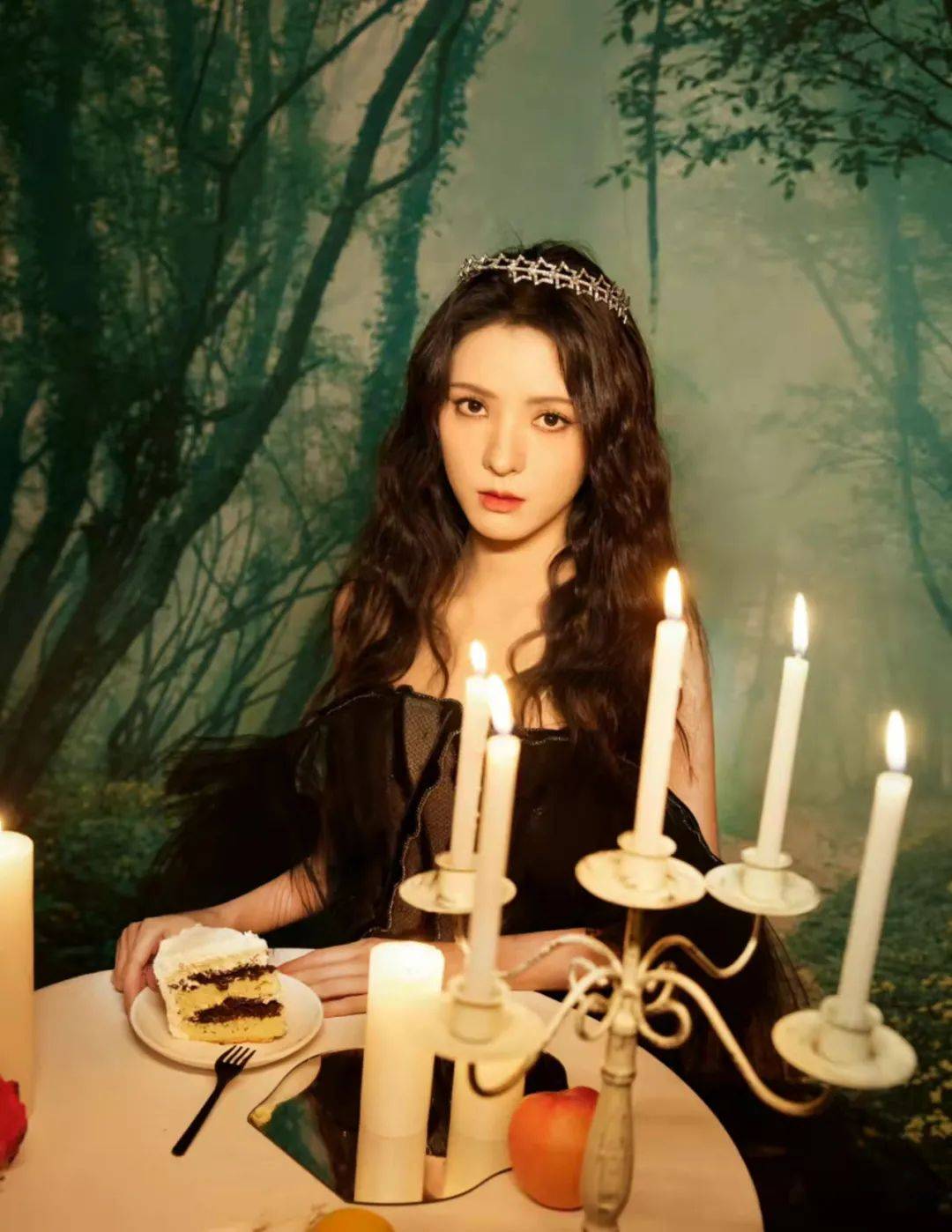 因为当淡颜女神遇上浓颜美人,谁更美?7组女星对比强烈