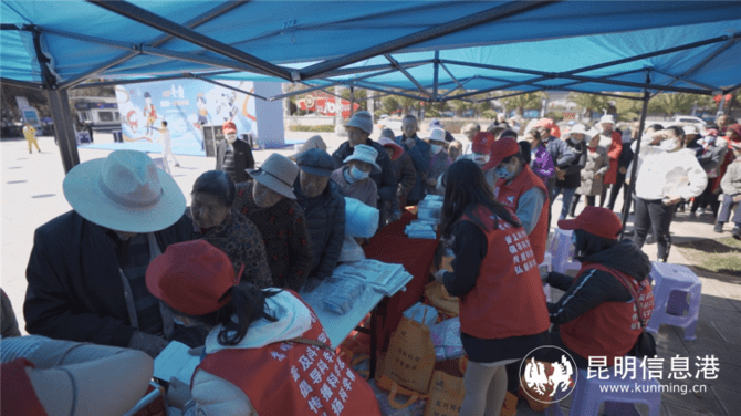 组图:嵩明版"冬奥比赛"在兰茂广场精彩上演_颁奖_科普活动_获奖