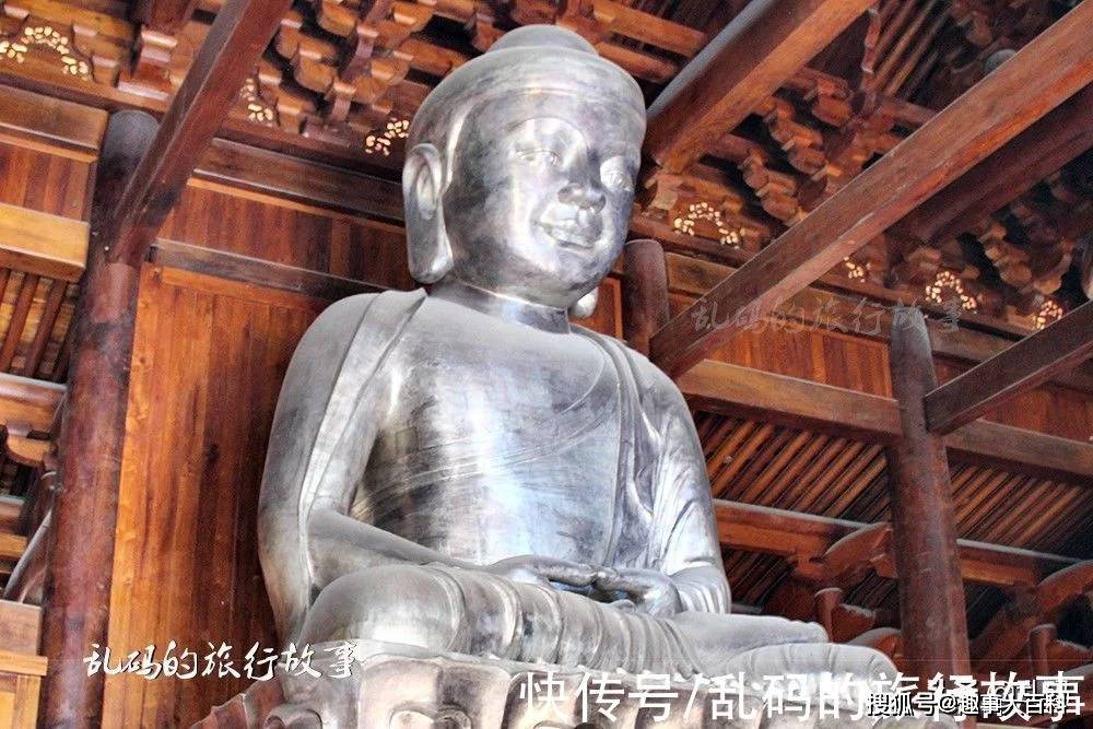 有1700年曆史 供奉罕見15噸白銀佛像香火鼎盛_靜安寺_大雄寶殿_柚木