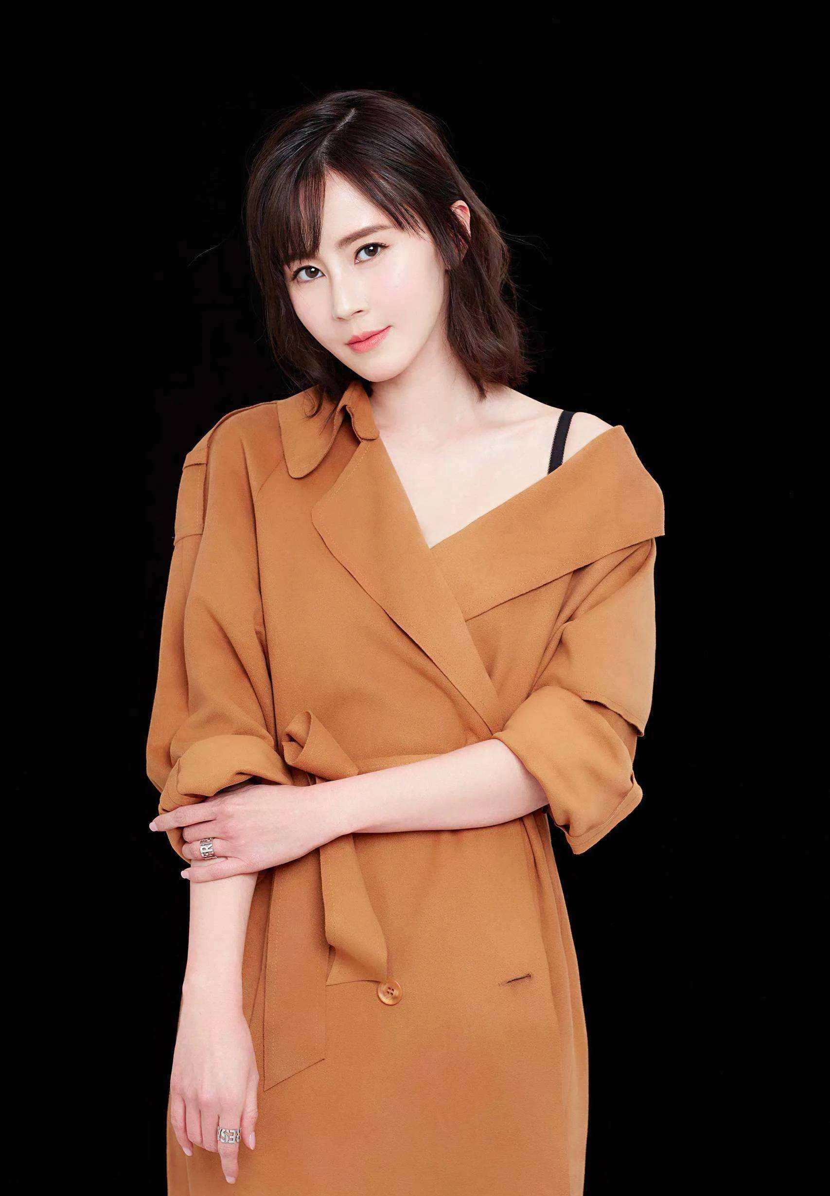 原创宅男女神傅颖曝连续五个月失眠几乎抑郁曾与tvb视后丈夫恋爱