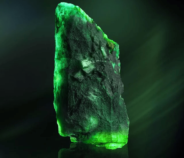 �����鱦��һ���亱��ʯϵ��:10.88ctŨ�ʷ���,4.1ctŨ������