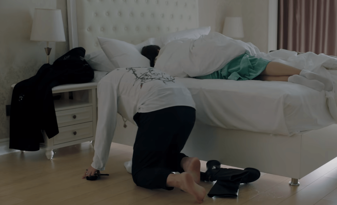 多比|假日暖洋洋2：孔令麒与程蔓，互相救赎的姐弟恋，又甜又爆笑