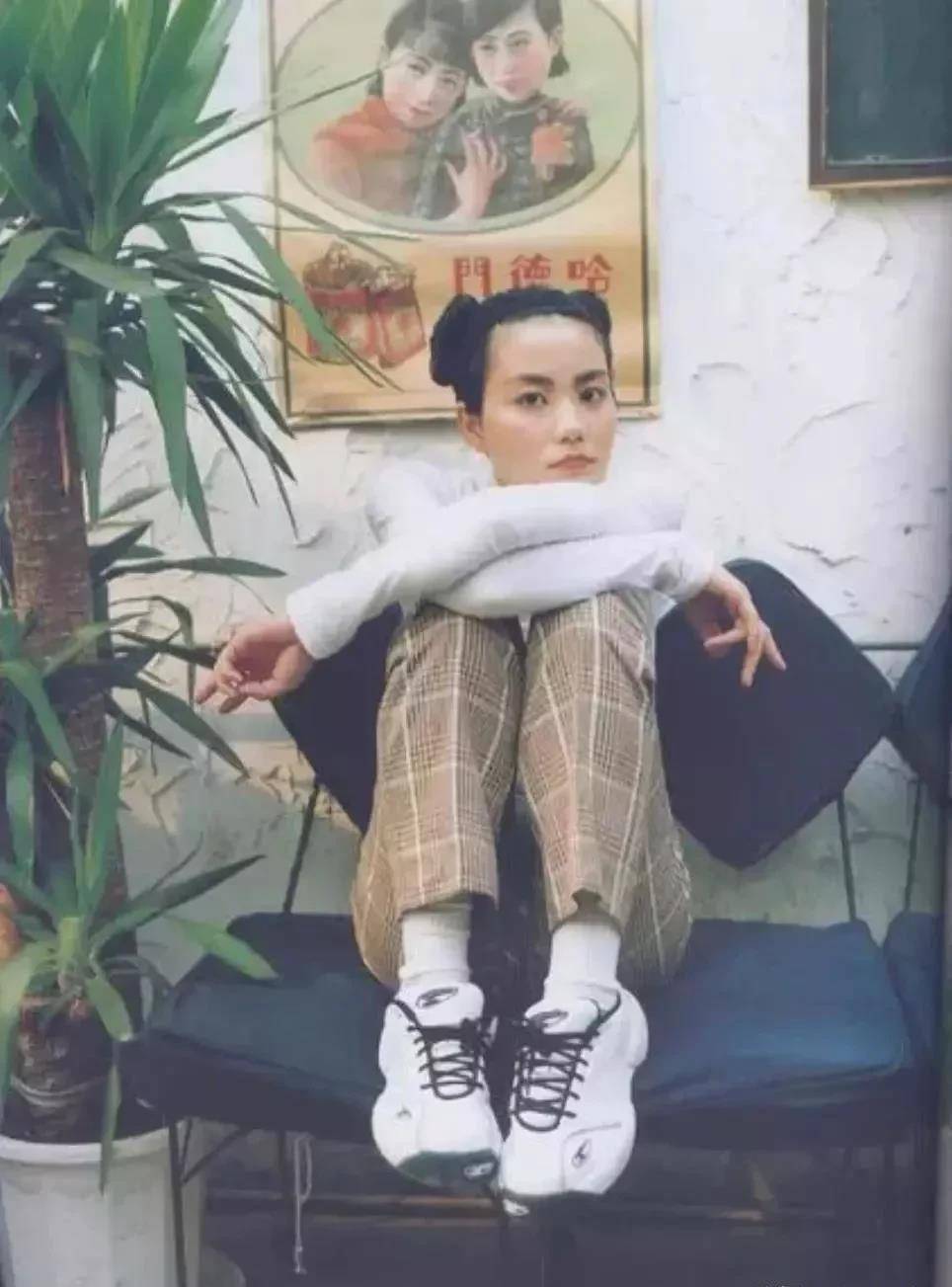 滑有 50岁的王菲活的像个青春期少女!许晴 刘嘉玲更是“浪”出天际